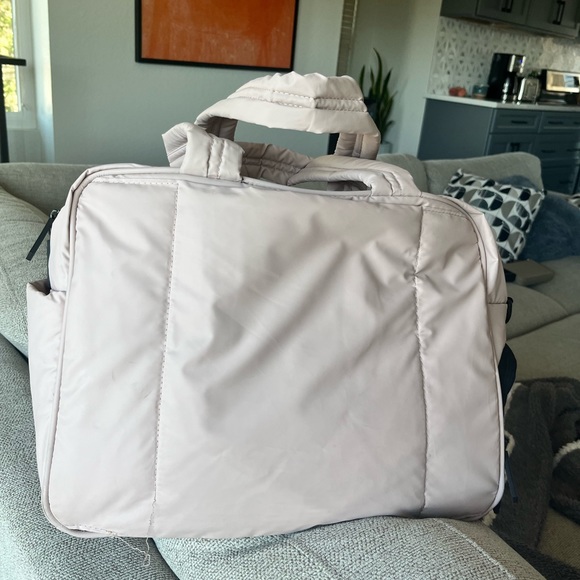 CALPAK LUKA DUFFEL in rose quartz from their classic color collection. - Picture 3 of 7